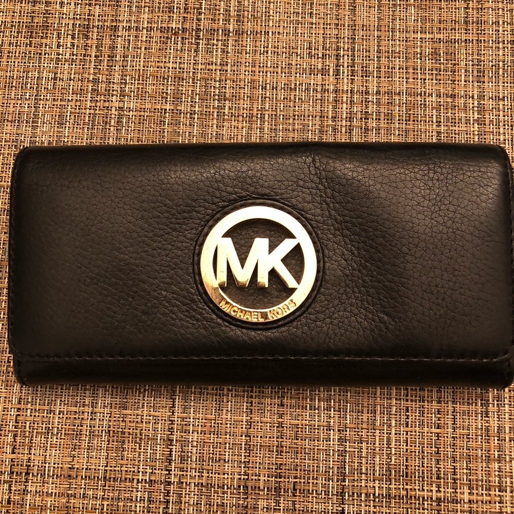 Michael Kors leather black clutch wallet